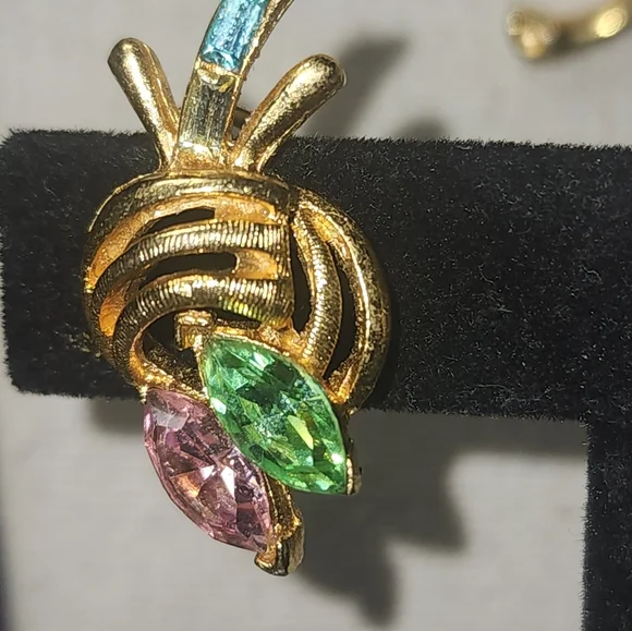 Vintage Pastel Marquis Crystal Brooch with Clip On Earrings - Picture 9 of 10